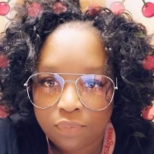 Meet your Posher, Ingrid